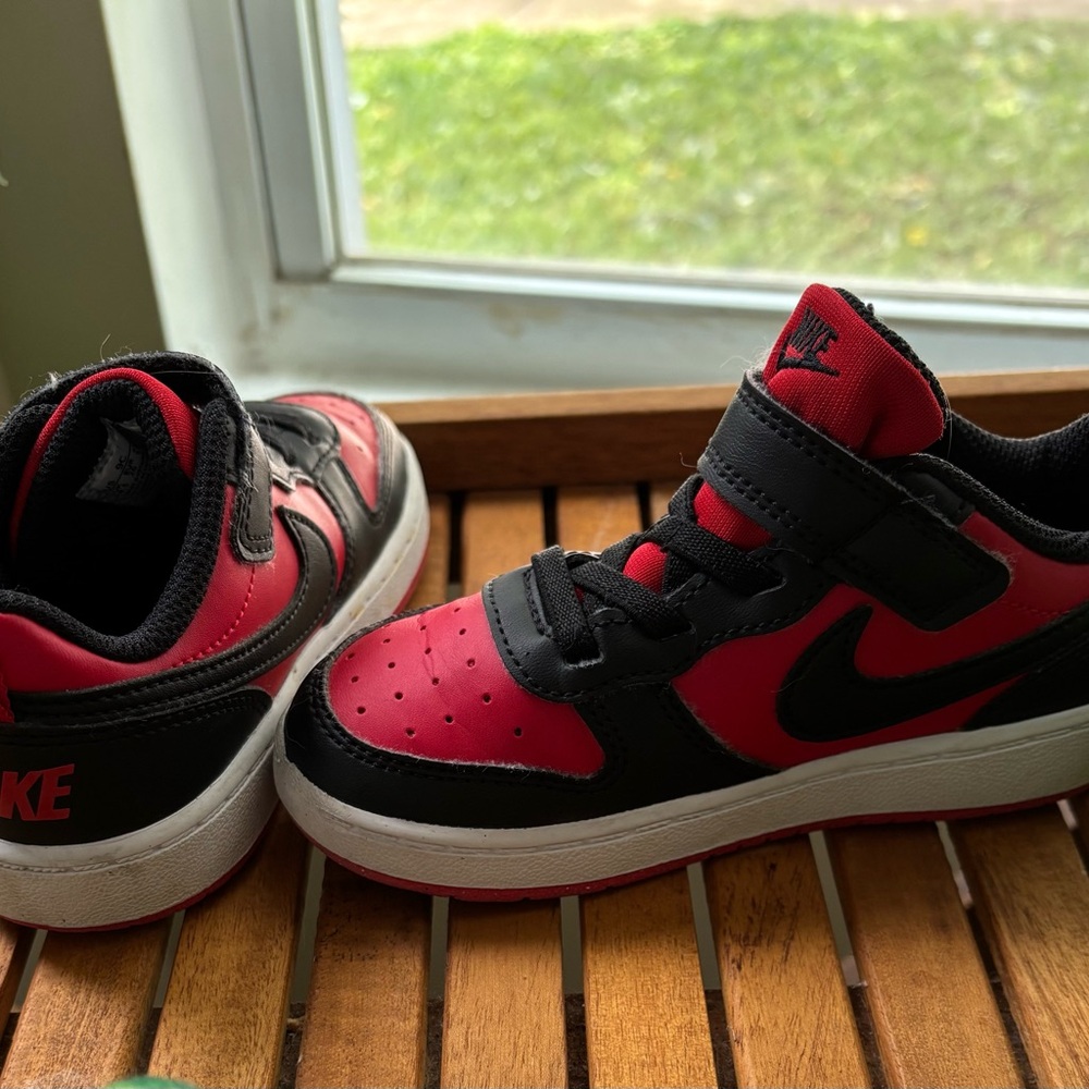 Nike Black and Red Sneakers High-Top Design